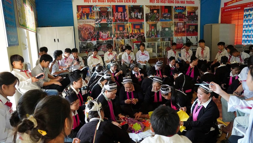Gắn nghề thủ công truyền thống người Tày và Dao ở Nghĩa Đô với phát triển du lịch - ảnh 8