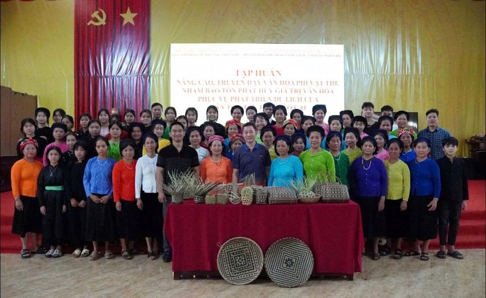 Gắn nghề thủ công truyền thống người Tày và Dao ở Nghĩa Đô với phát triển du lịch - ảnh 1