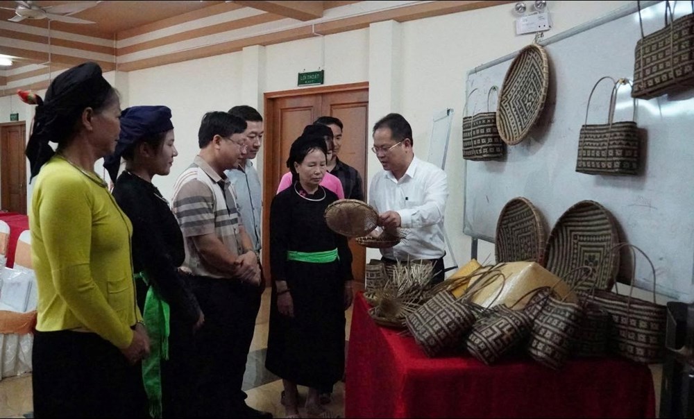 Gắn nghề thủ công truyền thống người Tày và Dao ở Nghĩa Đô với phát triển du lịch - ảnh 5