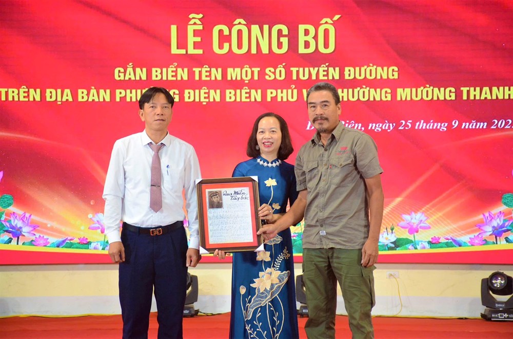 Điện Biên gắn biển nhiều tuyến đường mang tên các nghệ sĩ - ảnh 2