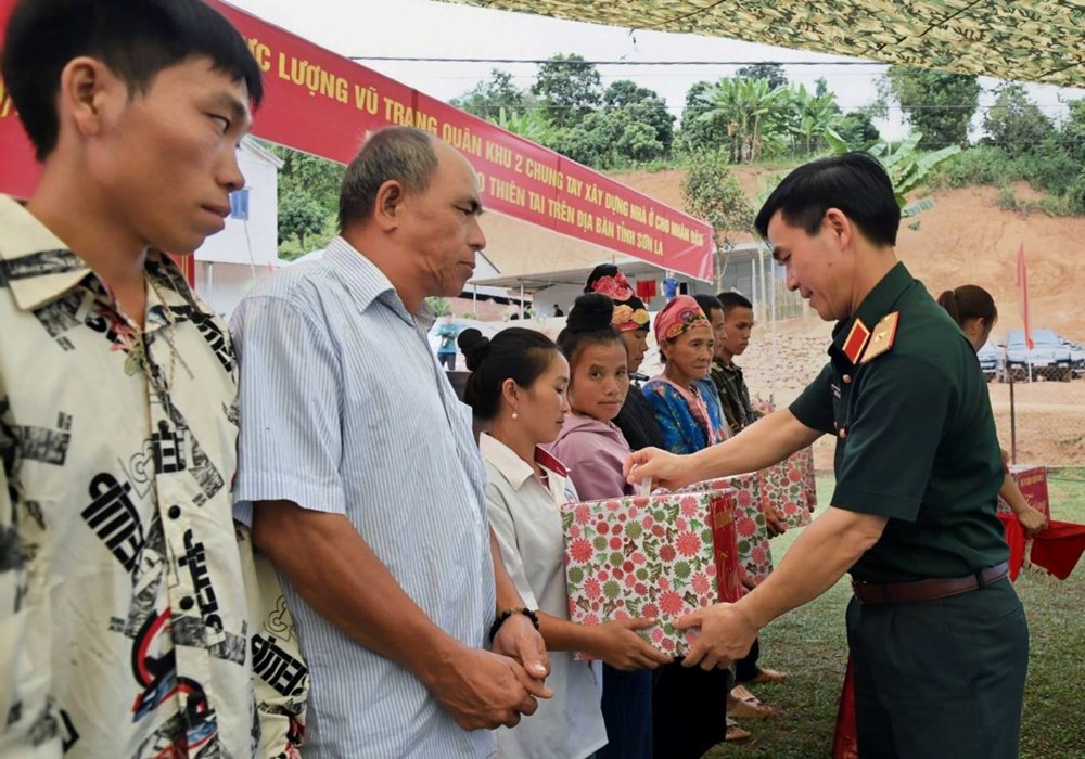 Sơn La: Khánh thành, bàn giao nhà cho người dân bị thiệt hại do mưa lũ - ảnh 2
