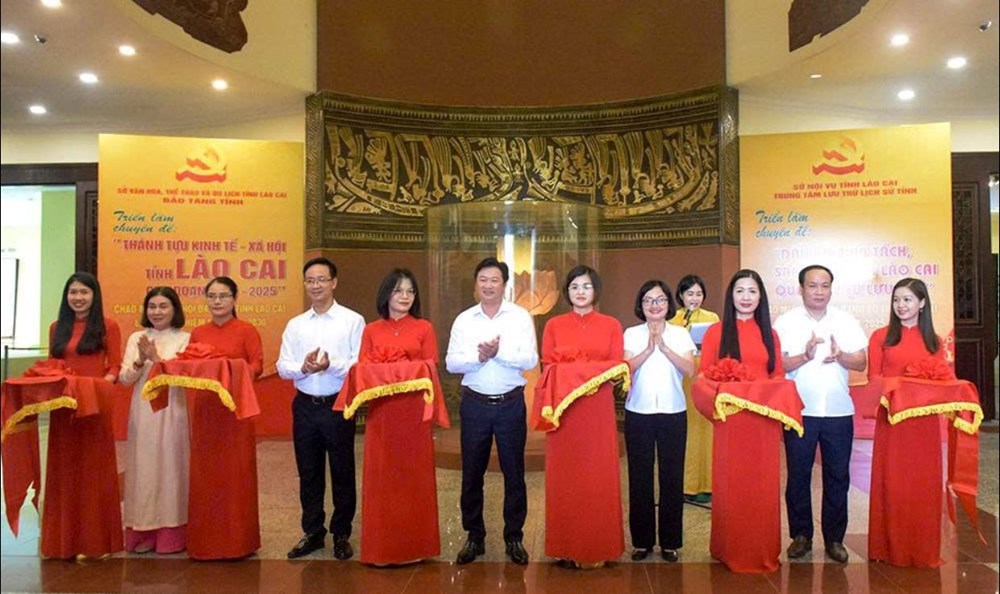 Triển lãm trưng bày 140 ảnh, tài liệu chào mừng Đại hội Đảng bộ tỉnh Lào Cai - ảnh 1