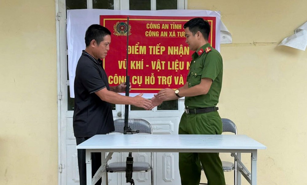 Sơn La đẩy mạnh tuyên truyền, vận động thu hồi vũ khí, vật liệu nổ, công cụ hỗ trợ - ảnh 2