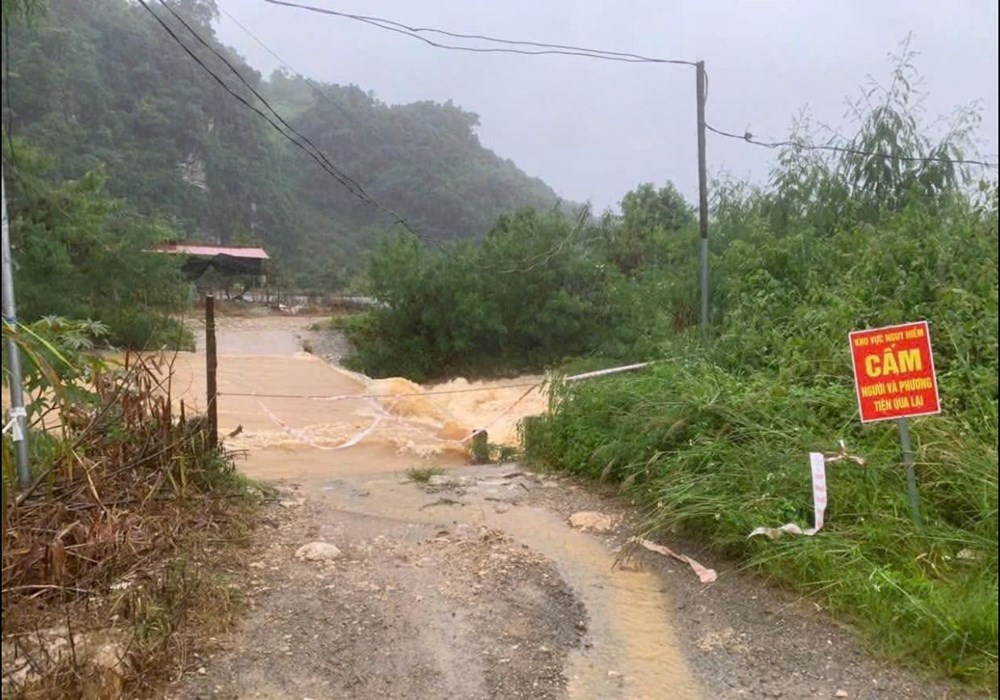 Sơn La: Mưa lũ sau bão số 10 gây thiệt hại về người, tài sản, cơ sở hạ tầng  - ảnh 2