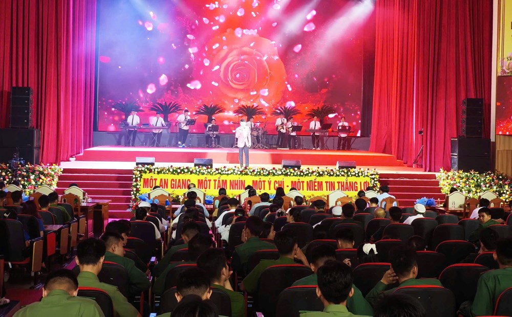 Đặc sắc chương trình nghệ thuật chào mừng Đại hội Đảng bộ tỉnh An Giang - ảnh 1