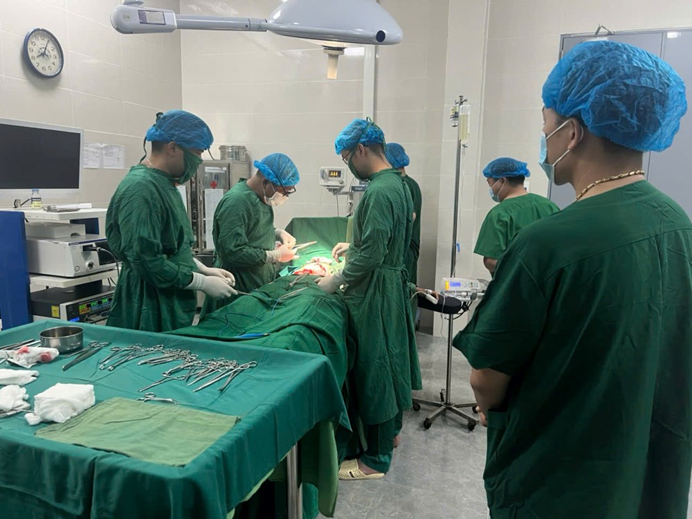Kịp thời cứu sống bệnh nhân 12 tuổi trong tình trạng nguy kịch - ảnh 1