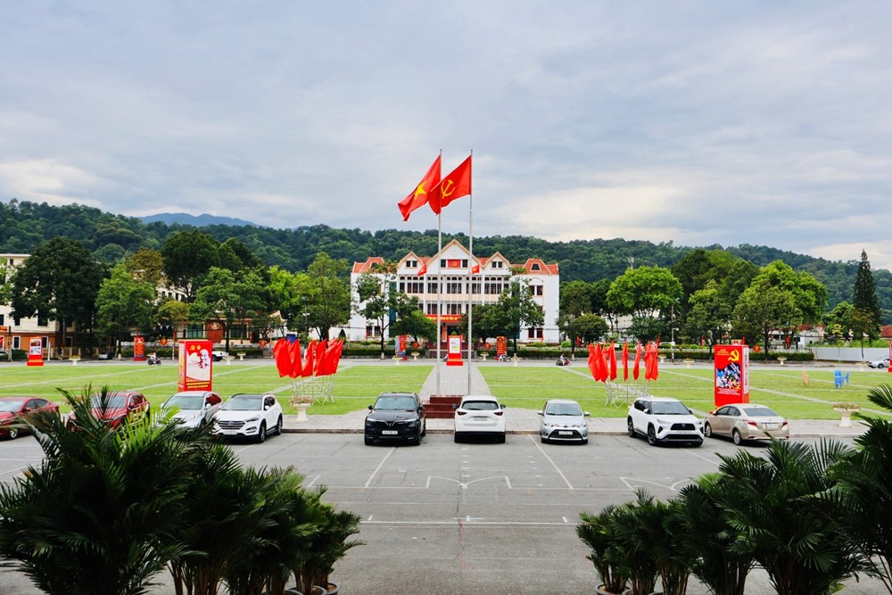 Phát động Cuộc thi sáng tác tranh cổ động tỉnh Lào Cai năm 2025 - ảnh 1