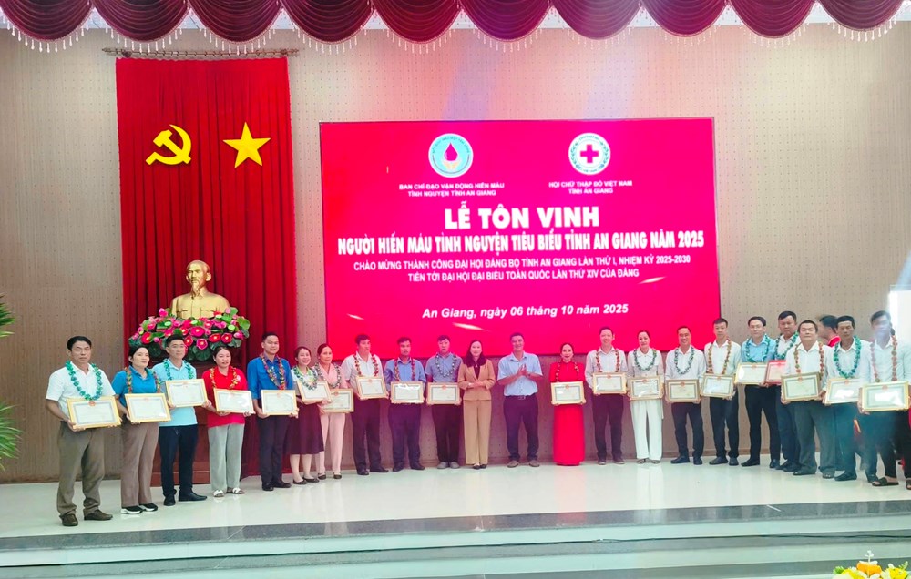An Giang tôn vinh người hiến máu tình nguyện tiêu biểu năm 2025 - ảnh 1