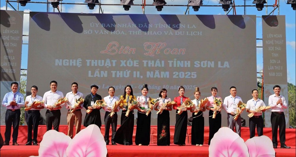 Tôn vinh, lan tỏa vẻ đẹp nghệ thuật Xòe Thái ở Sơn La - ảnh 1