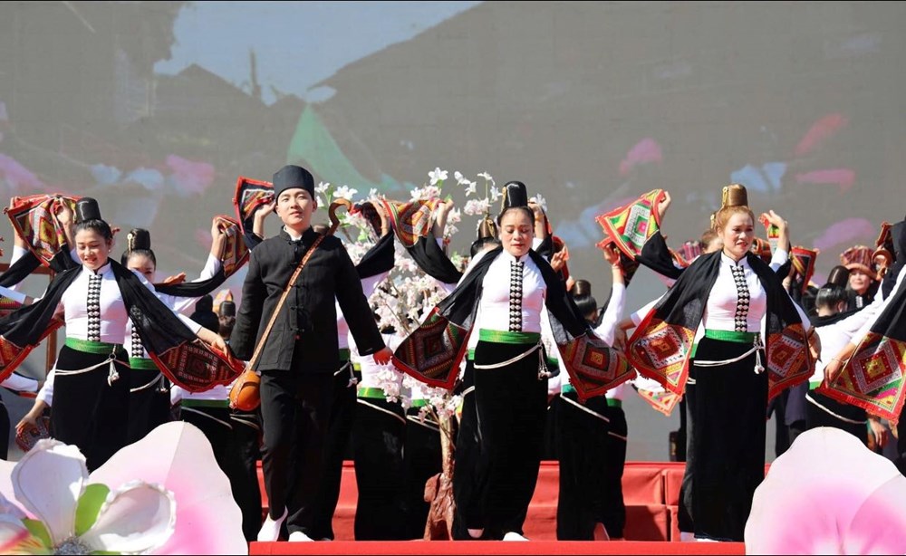 Tôn vinh, lan tỏa vẻ đẹp nghệ thuật Xòe Thái ở Sơn La - ảnh 4