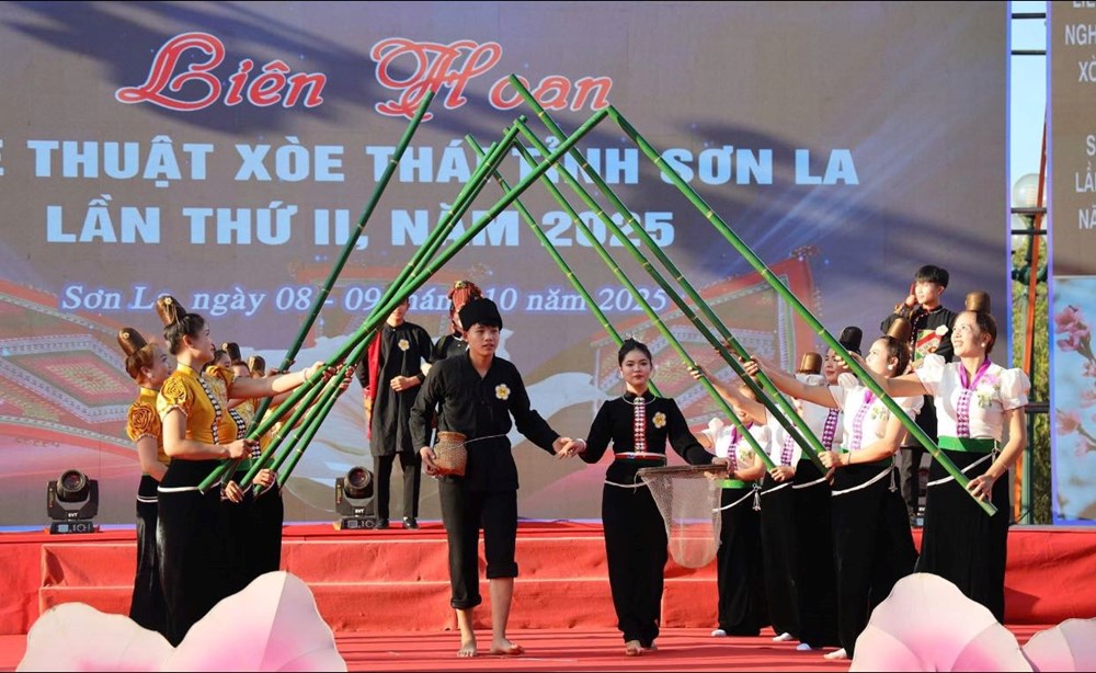 Tôn vinh, lan tỏa vẻ đẹp nghệ thuật Xòe Thái ở Sơn La - ảnh 6