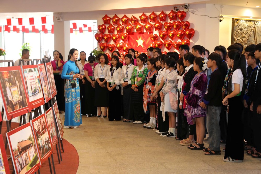 Triển lãm chuyên đề “Nơi Bác dừng chân trường Dục Thanh Phan Thiết” - ảnh 1