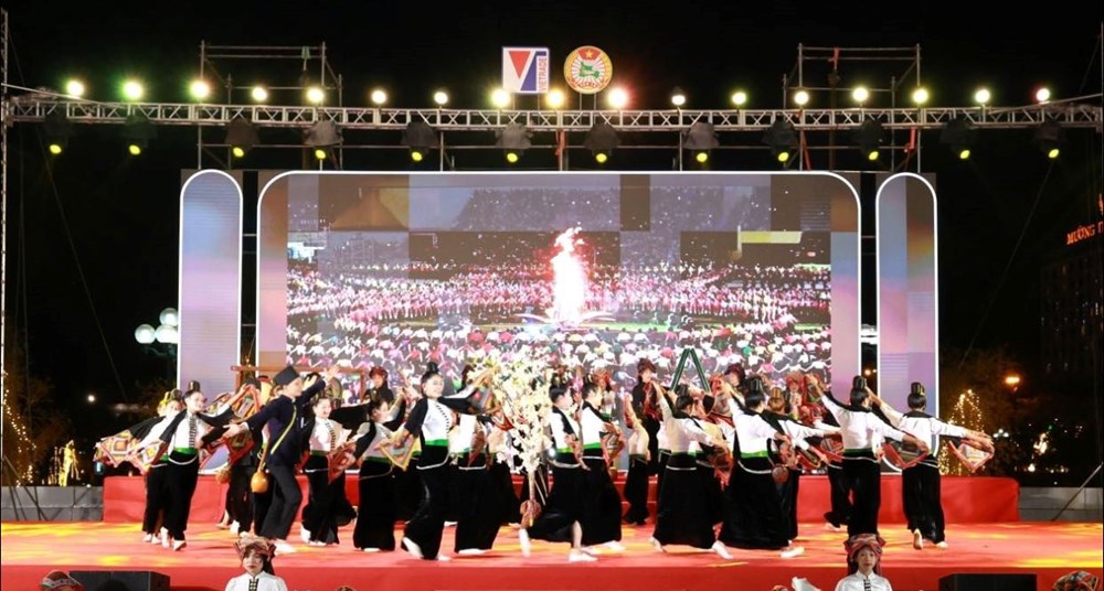 Bế mạc Liên hoan nghệ thuật Xòe Thái tỉnh Sơn La lần thứ II - ảnh 2