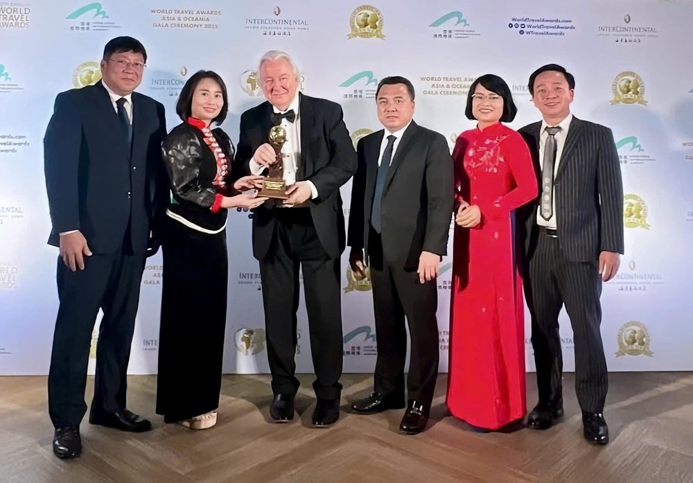 Khu du lịch quốc gia Mộc Châu lần thứ tư đón nhận danh hiệu “Điểm đến thiên nhiên hàng đầu khu vực châu Á 2025” - ảnh 1