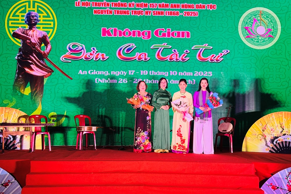 Dâng hương kỷ niệm 157 năm Anh hùng dân tộc Nguyễn Trung Trực hy sinh - ảnh 3