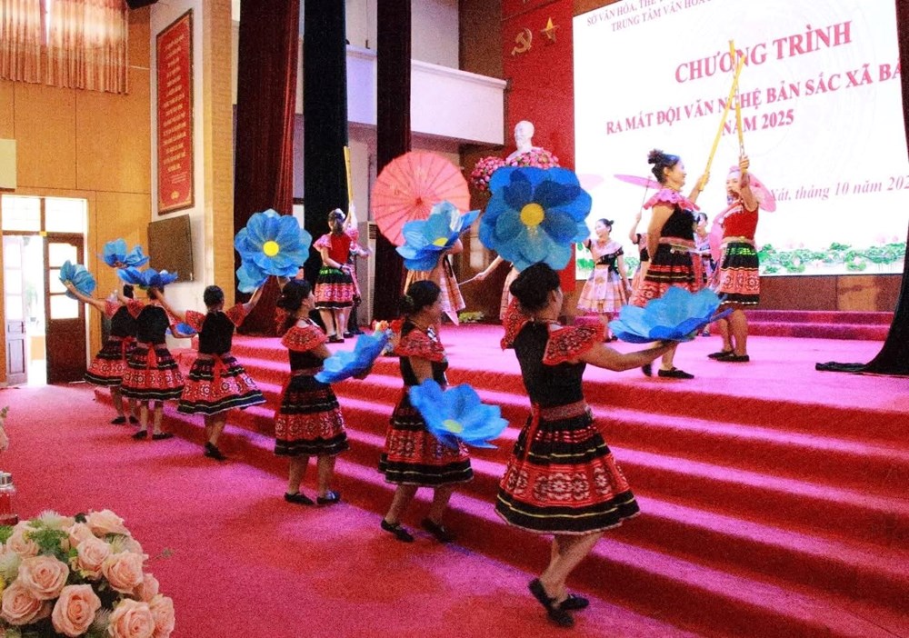 Xây dựng đội văn nghệ bản sắc các dân tộc ở xã biên giới Bát Xát - ảnh 4