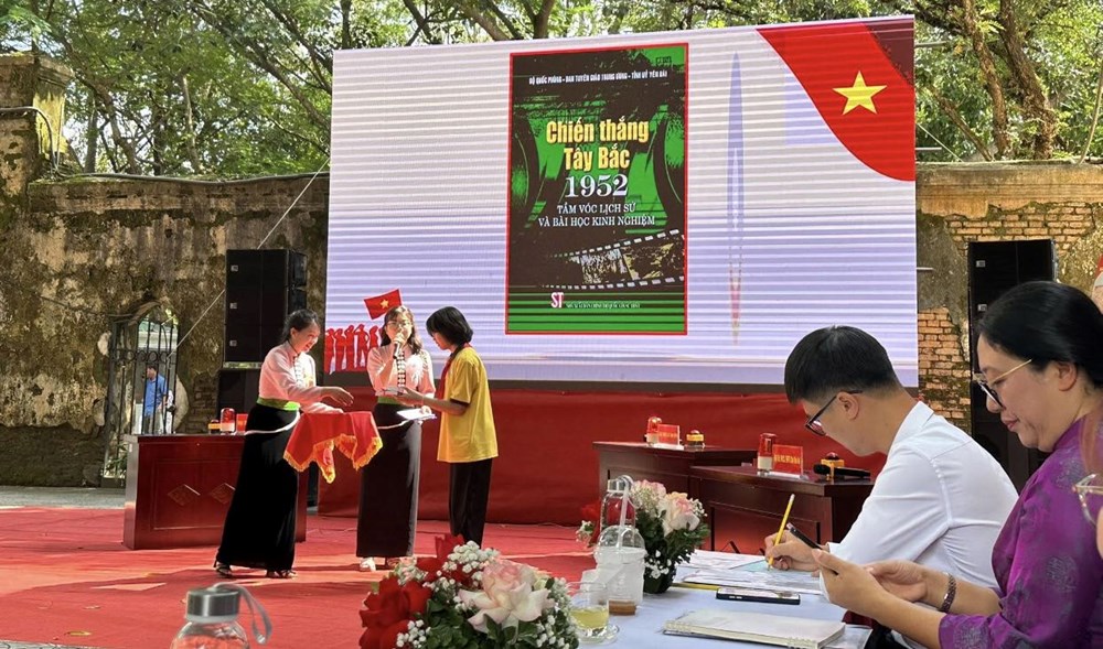Khơi dậy tình yêu lịch sử cho học sinh bằng trải nghiệm thực tế - ảnh 2