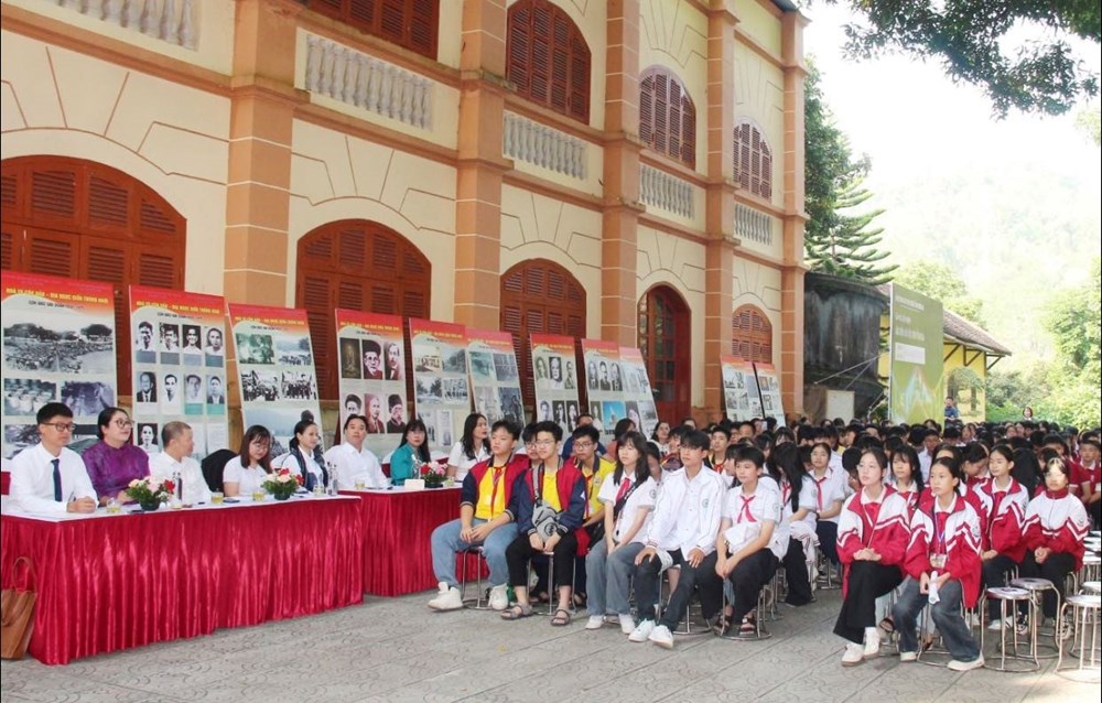 Khơi dậy tình yêu lịch sử cho học sinh bằng trải nghiệm thực tế - ảnh 3