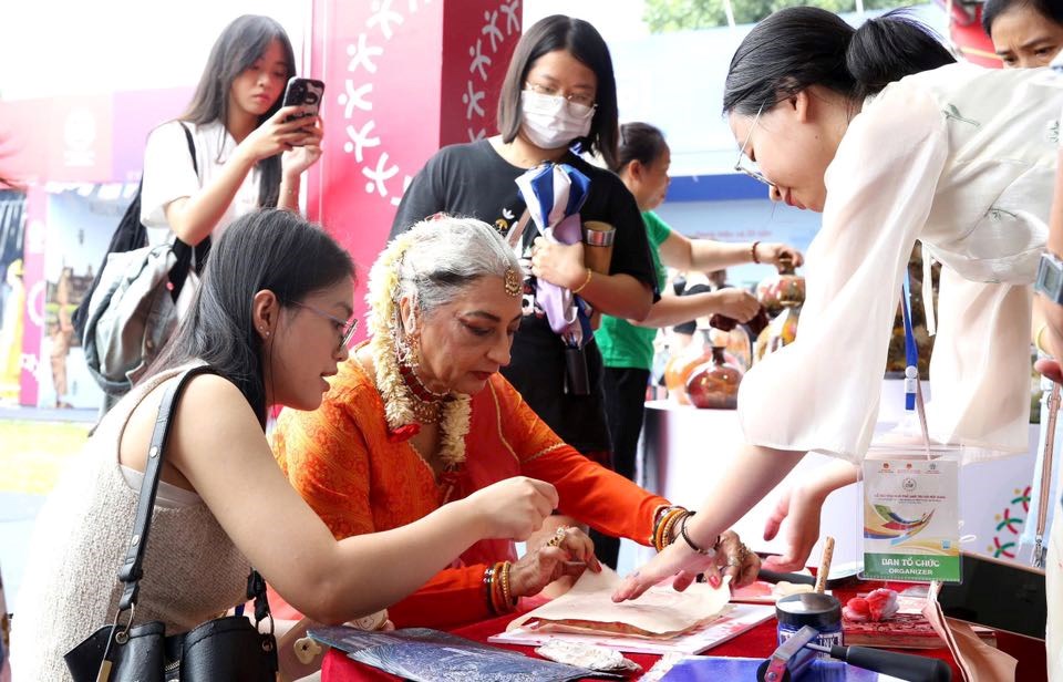 Lễ hội Văn hóa thế giới tại Hà Nội: Nhịp cầu hội nhập, thăng hoa và gắn kết - ảnh 23