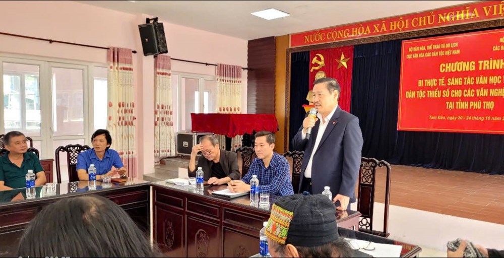 Văn học nghệ thuật góp phần quảng bá bản sắc văn hóa các dân tộc vùng Đất Tổ - ảnh 2