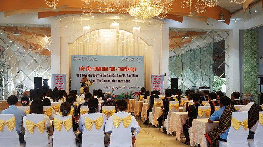Gìn giữ di sản văn hóa phi vật thể của người Chu Ru - ảnh 1