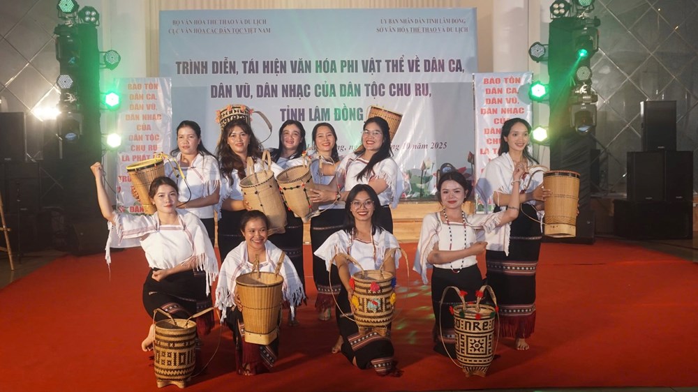 Để dân ca, dân vũ dân tộc Chu Ru ngân vang giữa đại ngàn - ảnh 7