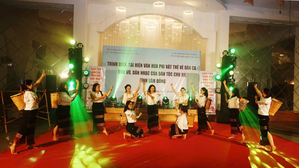 Để dân ca, dân vũ dân tộc Chu Ru ngân vang giữa đại ngàn - ảnh 5