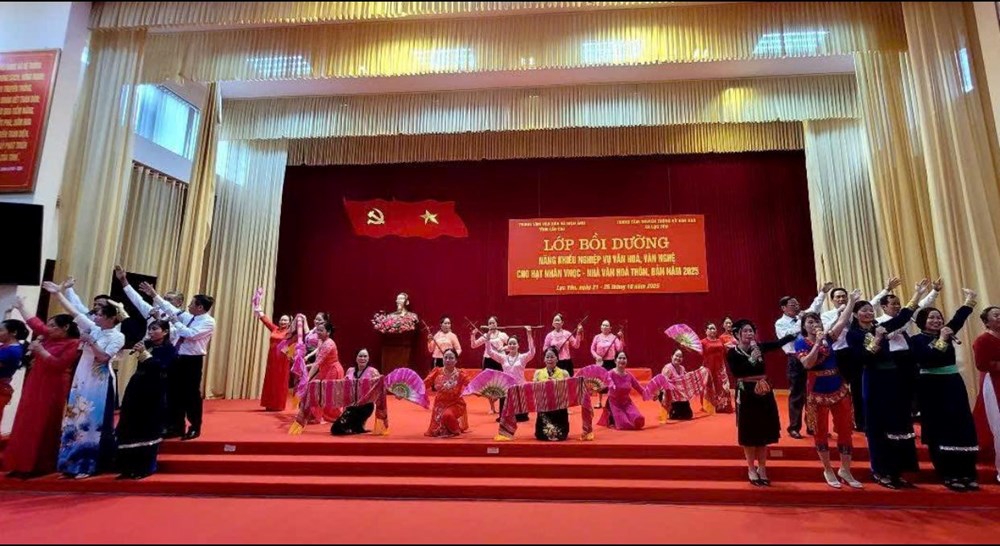 Khơi dậy phong trào văn hóa, văn nghệ quần chúng các dân tộc ở Lục Yên - ảnh 2