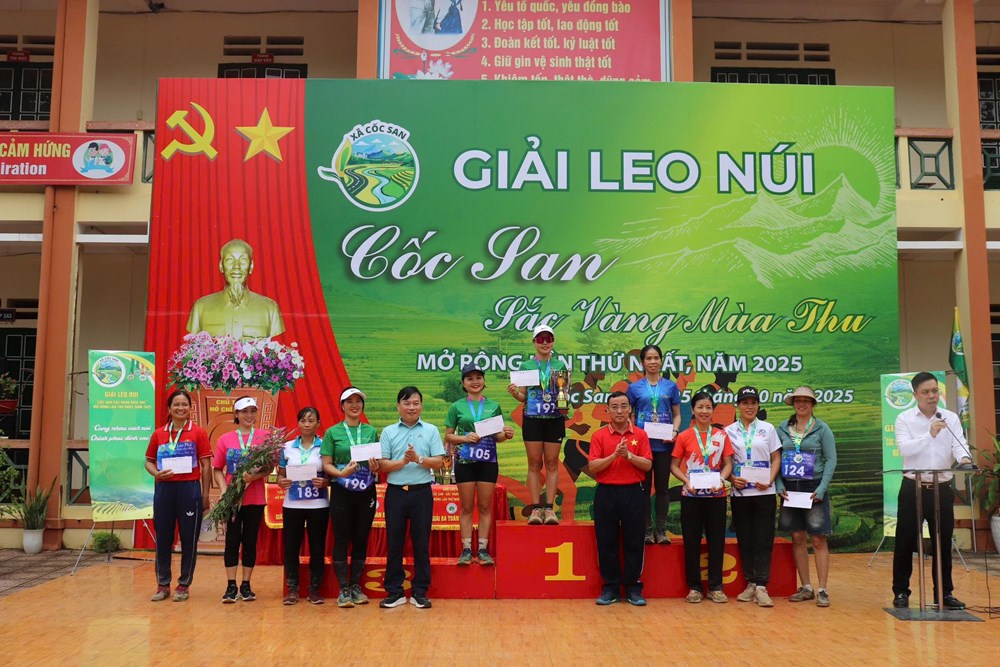 Gần 500 VĐV tham gia Giải leo núi “Cốc San – Sắc vàng mùa thu” 2025 - ảnh 3