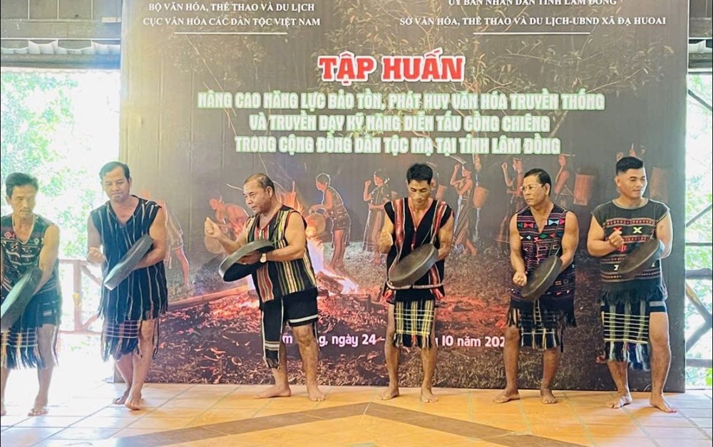 Người Mạ ở Lâm Đồng gìn giữ không gian văn hóa cồng chiêng - ảnh 2