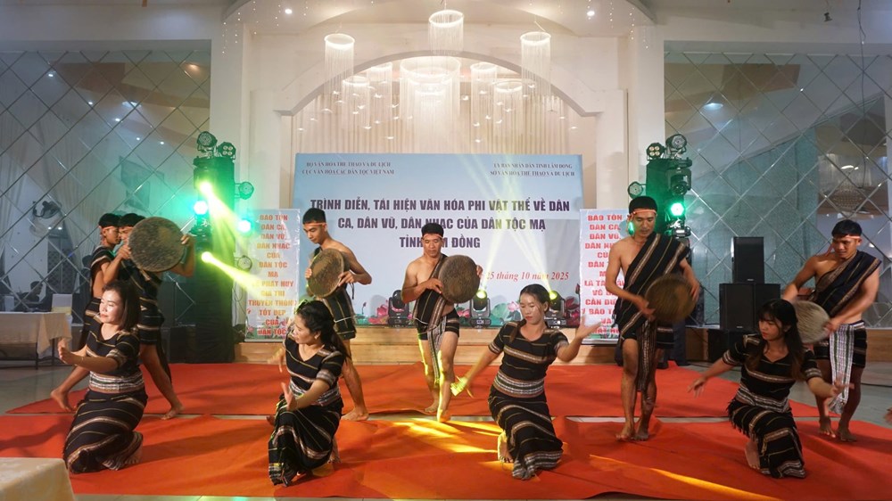 Bế mạc lớp truyền dạy văn hóa phi vật thể dân tộc Mạ ở Lâm Đồng - ảnh 3