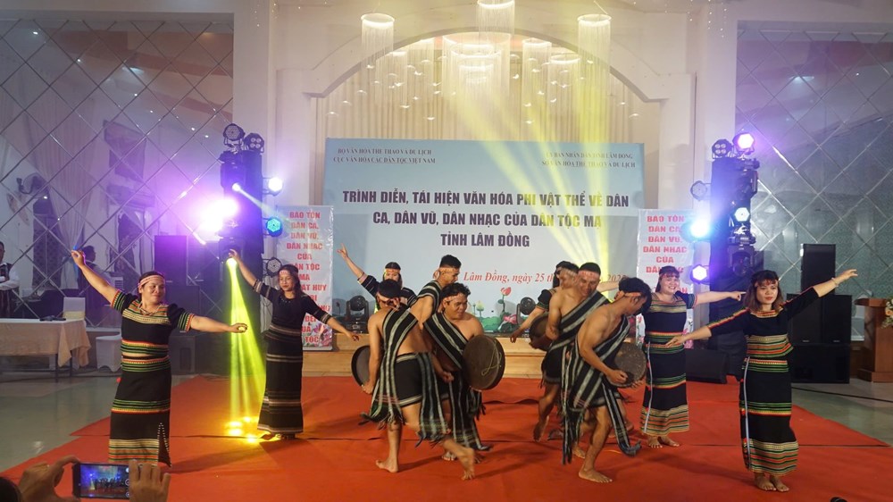 Bế mạc lớp truyền dạy văn hóa phi vật thể dân tộc Mạ ở Lâm Đồng - ảnh 7