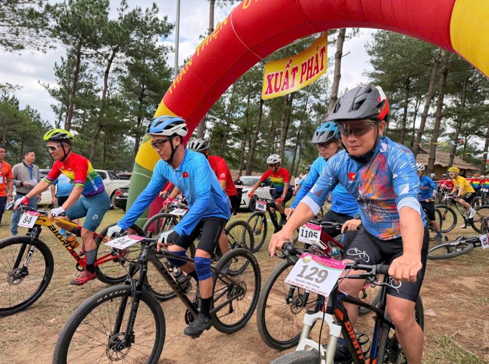 145 VĐV  tham dự Giải đua xe đạp địa hình MTB tranh Cúp “Mùa vàng Tam Than” - ảnh 1