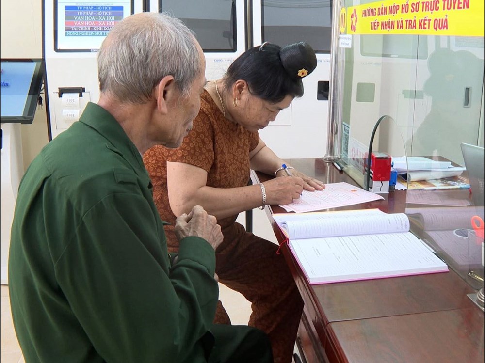 Xúc động cụ ông 79 tuổi và cụ bà 61 tuổi kết hôn ở tuổi xưa nay hiếm - ảnh 1