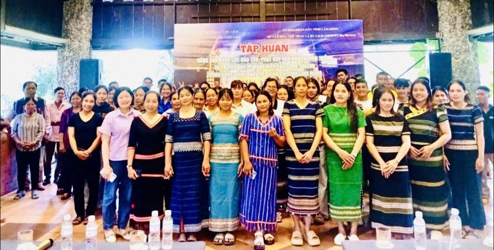 Gắn nghệ thuật diễn tấu cồng chiêng dân tộc Cơ Ho với phát triển du lịch - ảnh 1