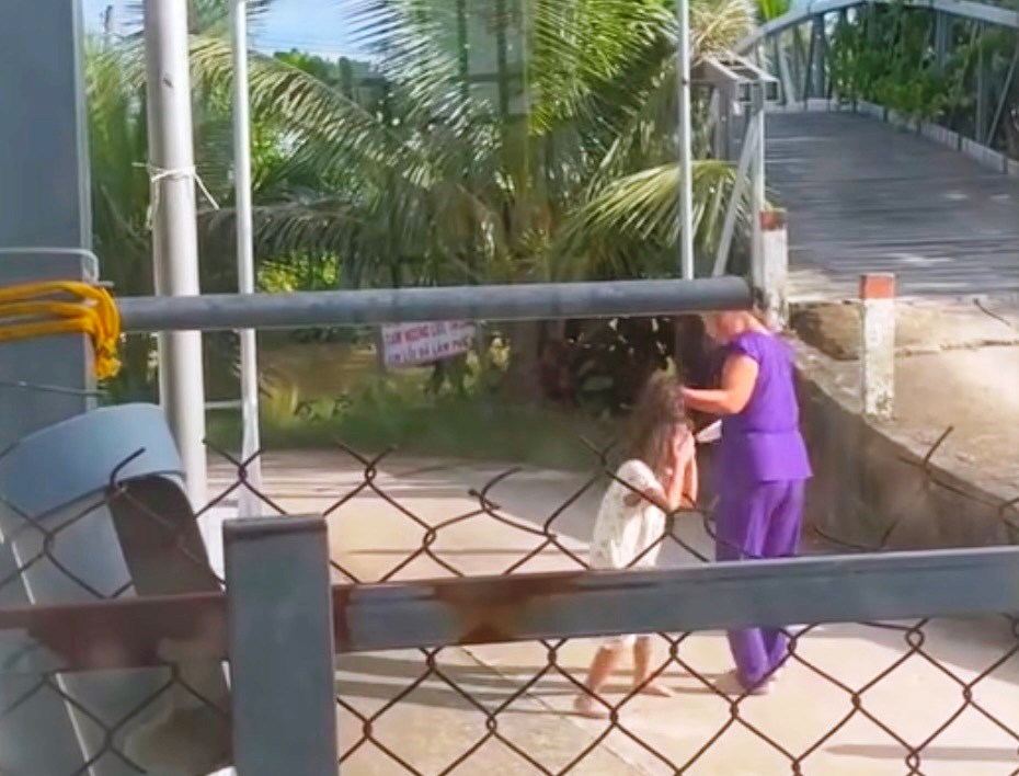 Xác minh vụ bé gái ở An Giang bị bạo hành lan truyền trên mạng xã hội - ảnh 1