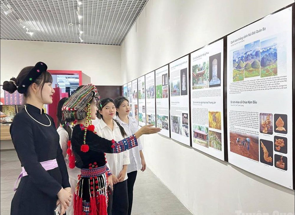 Triển lãm ảnh tư liệu, nghệ thuật “Tuyên Quang - Miền đất của những di sản” - ảnh 2