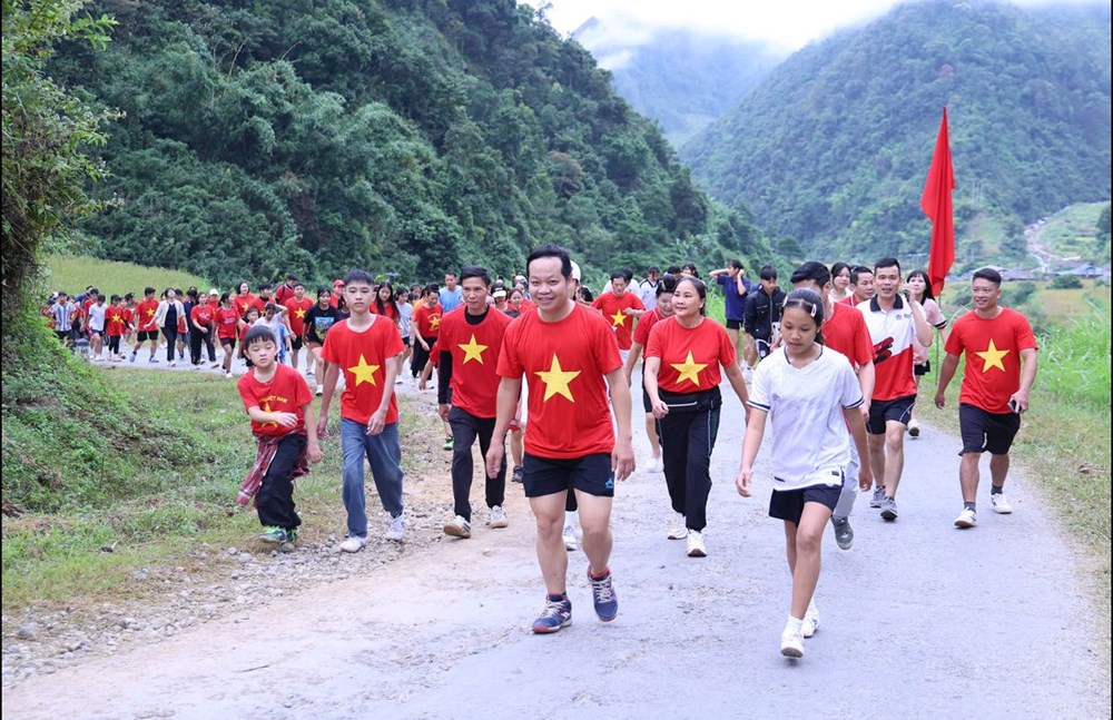 Trên 1.000 VĐV tham gia Giải chạy “Mùa vàng giữa mây ngàn bản Ít” - ảnh 3
