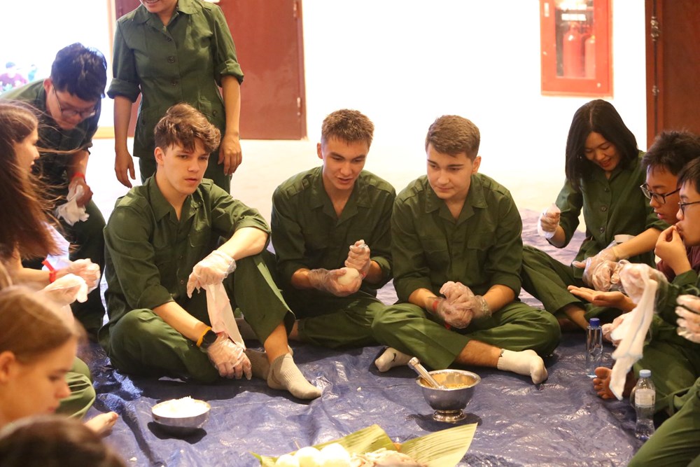 Lan tỏa tinh thần Chiến thắng Điện Biên Phủ đến học sinh thành phố Saint Petersburg, LB Nga - ảnh 4