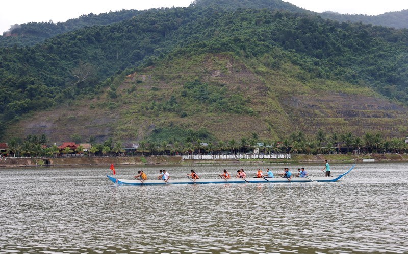 Sôi nổi hoạt động thi đấu thể thao quần chúng các dân tộc ở Mường Lay - ảnh 4