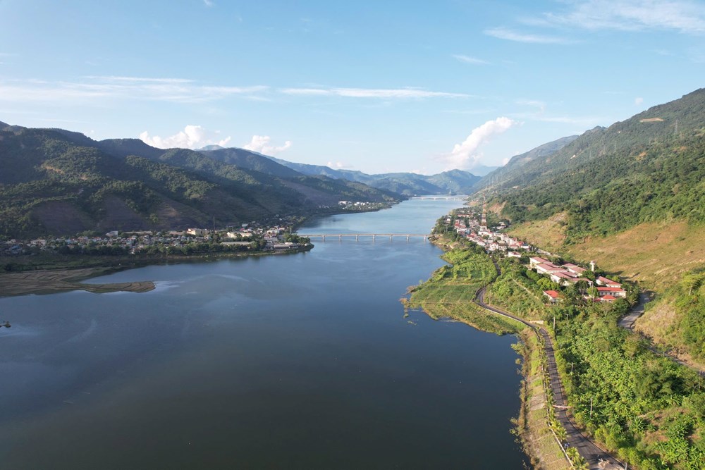 Sôi nổi hoạt động thi đấu thể thao quần chúng các dân tộc ở Mường Lay - ảnh 2