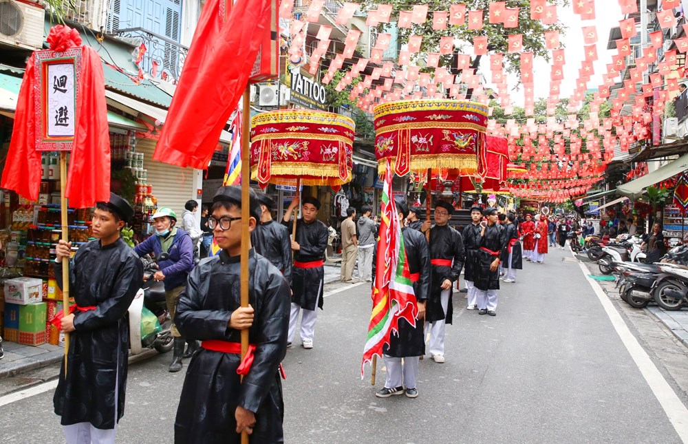 Dâng hương kỷ niệm ngày hoá Đức Đại vương Trần Lựu - ảnh 11
