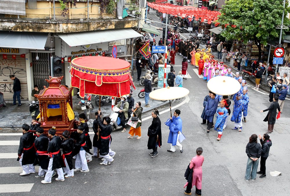 Dâng hương kỷ niệm ngày hoá Đức Đại vương Trần Lựu - ảnh 12