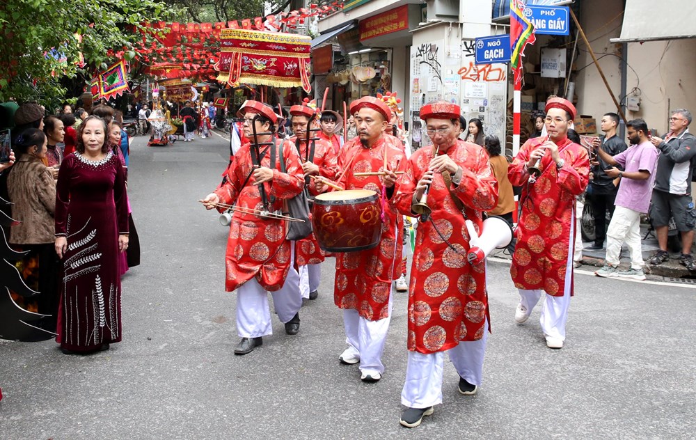 Dâng hương kỷ niệm ngày hoá Đức Đại vương Trần Lựu - ảnh 8