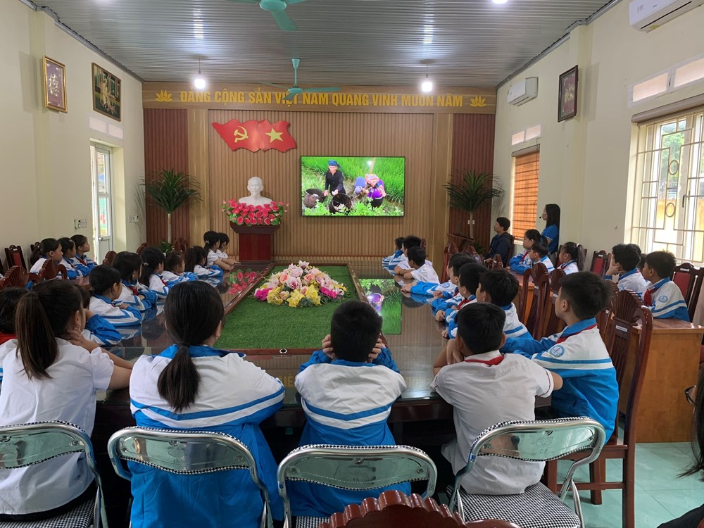 Khơi dậy tình yêu thiên nhiên, văn hóa truyền thống đến các em học sinh - ảnh 2