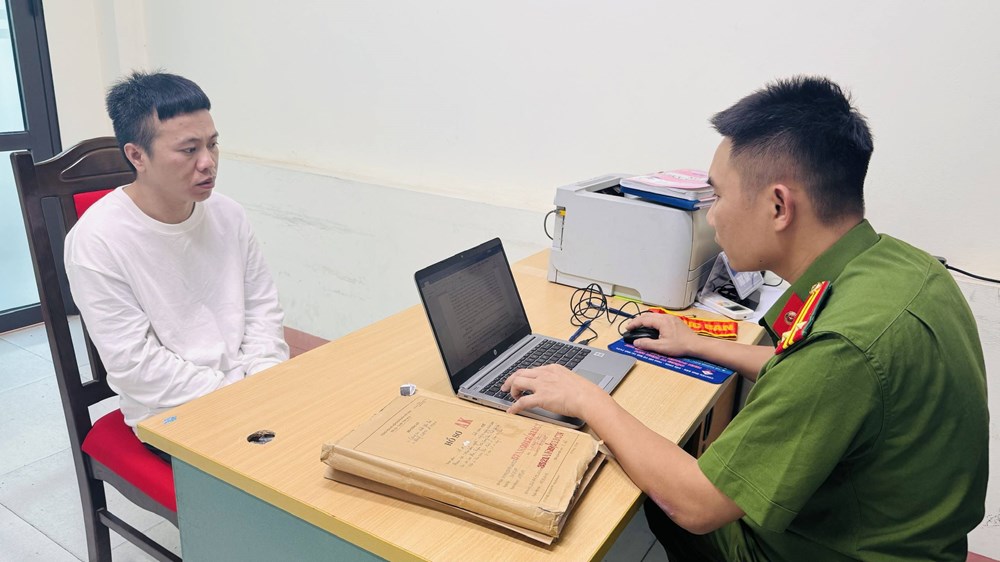 Bắt giữ đối tượng trốn truy nã sau 9 năm lẩn trốn về tội mua bán người - ảnh 1