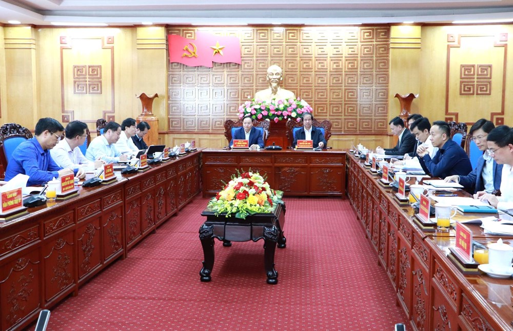 Bộ trưởng Bộ GD&ĐT Nguyễn Kim Sơn làm việc với tỉnh Lai Châu - ảnh 1