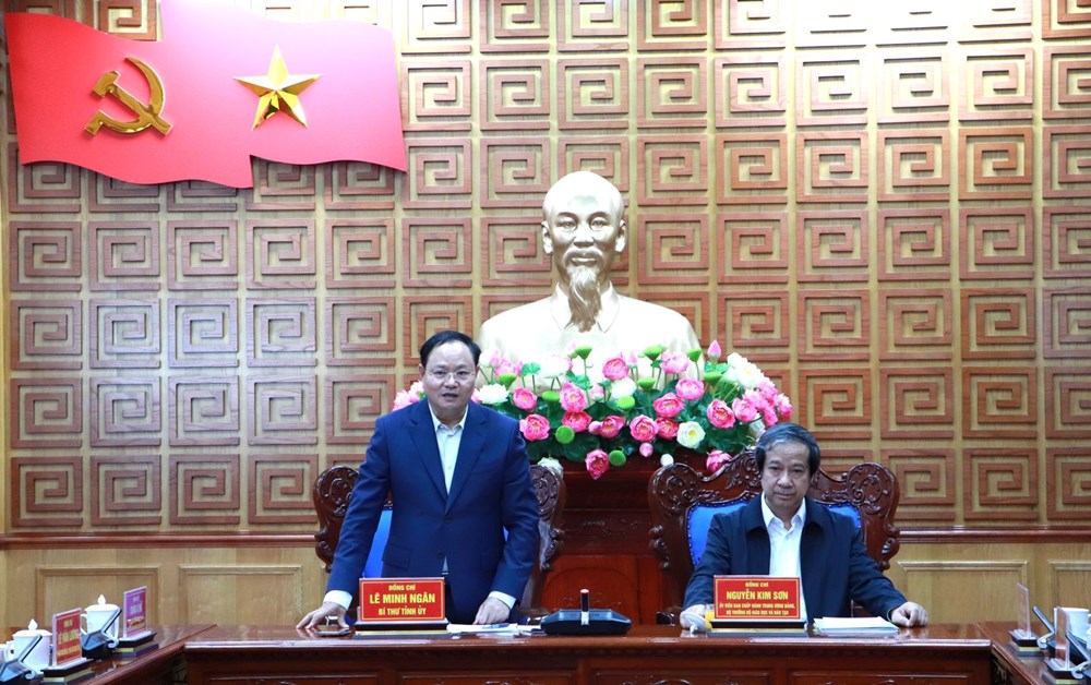 Bộ trưởng Bộ GD&ĐT Nguyễn Kim Sơn làm việc với tỉnh Lai Châu - ảnh 2