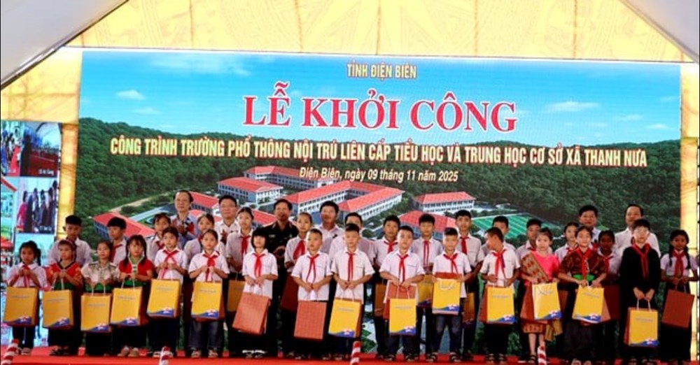 Phó Thủ tướng Chính phủ Lê Thành Long dự khởi công xây trường học tại xã biên giới tỉnh Điện Biên - ảnh 5