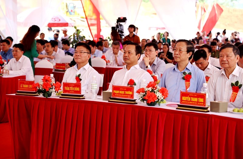 Phó Thủ tướng Chính phủ Lê Thành Long dự khởi công xây trường học tại xã biên giới tỉnh Điện Biên - ảnh 1